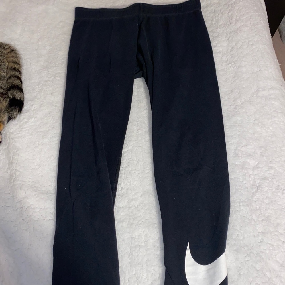 💕 Black Nike Cropped Leggings